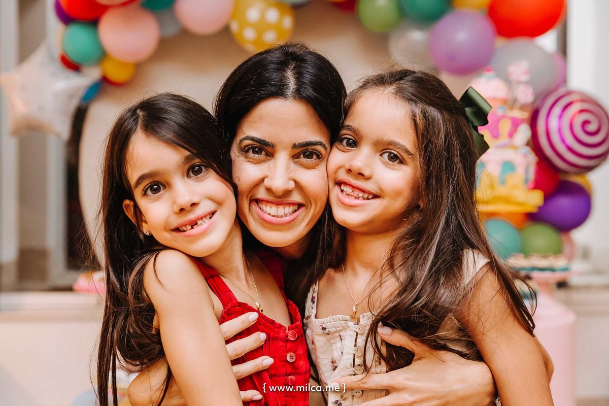 aniversario-em-casa-meninas-tema-cup-cake-isa-lele-7-anos