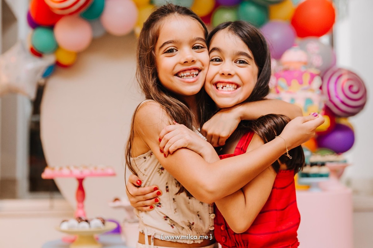 aniversario-em-casa-meninas-tema-cup-cake-isa-lele-7-anos
