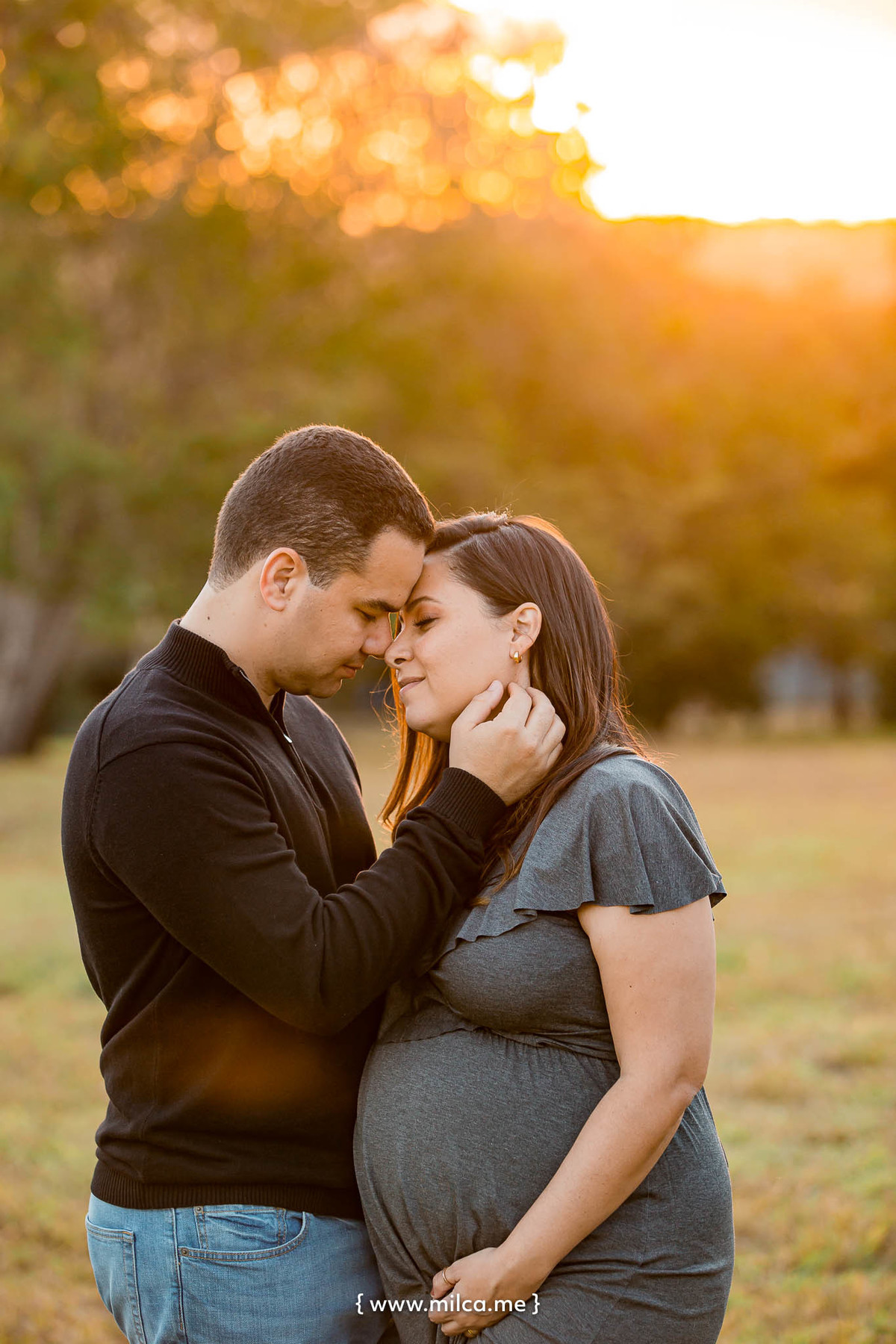 ensaio-book-gestante-em-estudio-vestido-preto