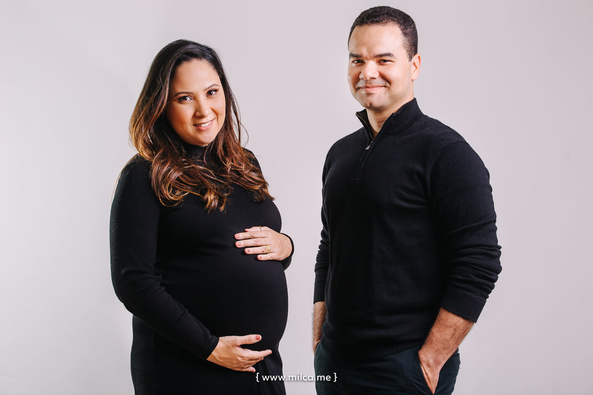 ensaio-book-gestante-em-estudio-vestido-preto