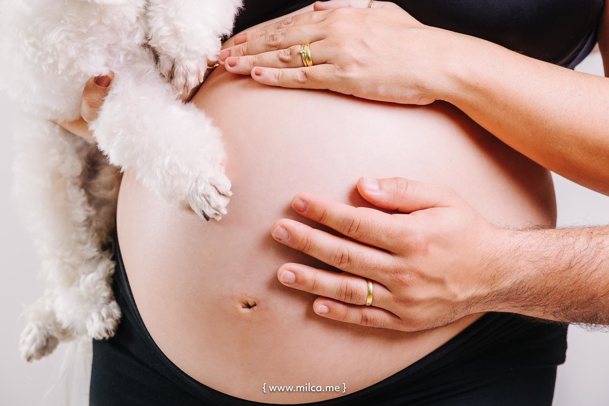 ensaio-book-gestante-em-estudio-vestido-preto