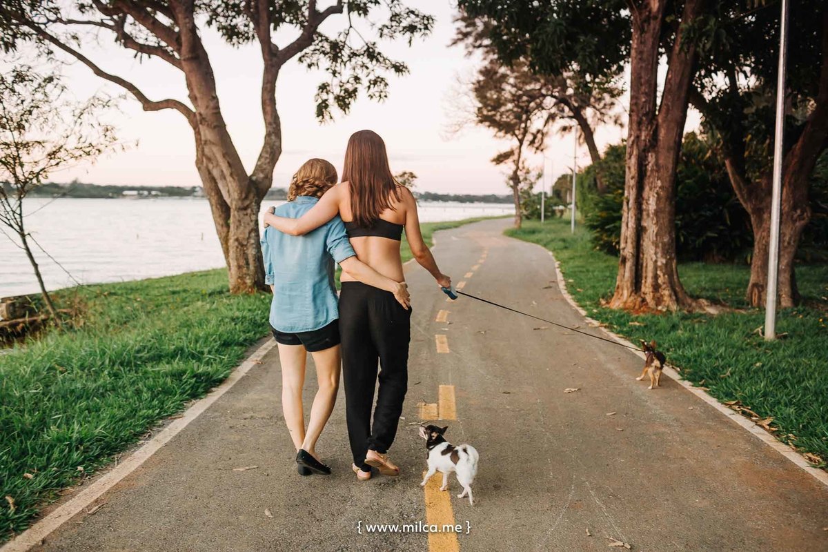 ensaio-book-gestante-casal-homoafetivo-duas-maes-ao-ar-livre-