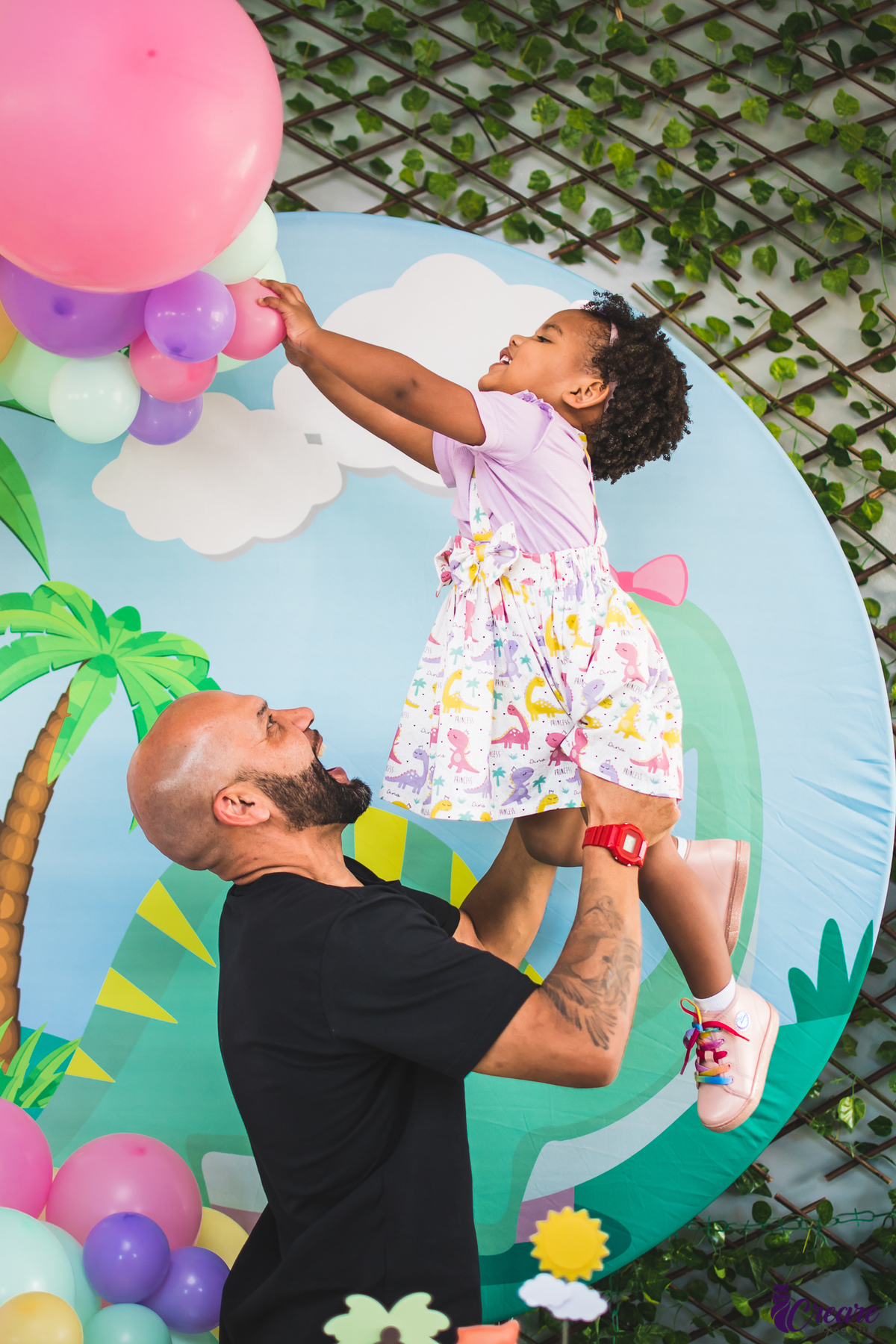 Aniversário infantil realizado na cidade de Mauá, abc Paulista, com decoração de dinossauros. Buffet SeS Eventos. 