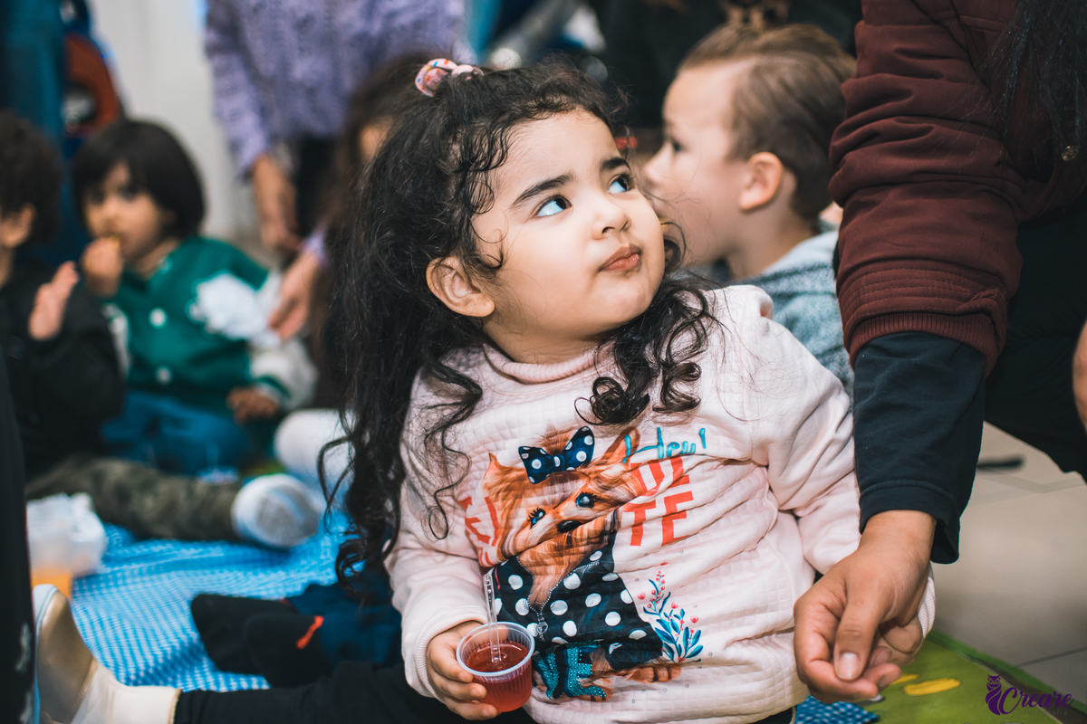 Fotografia de Aniversário infantil, realizado no buffet Pula Pula em Mauá/SP. Decoração com tema Bolofofos. 