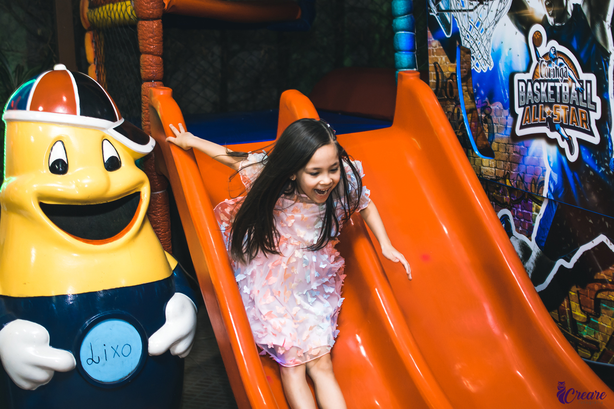 Aniversário infantil de 6 anos, com decoração Jardim Encantado, realizado no Buffet Espaço Band em Mauá, São Paulo.