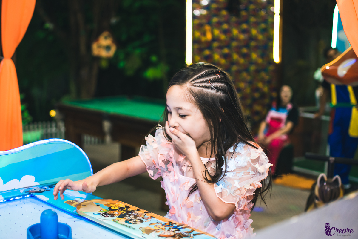 Aniversário infantil de 6 anos, com decoração Jardim Encantado, realizado no Buffet Espaço Band em Mauá, São Paulo.