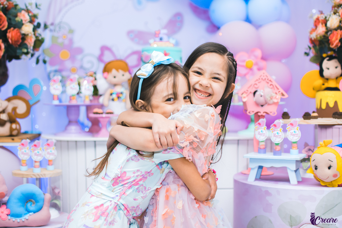 Aniversário infantil de 6 anos, com decoração Jardim Encantado, realizado no Buffet Espaço Band em Mauá, São Paulo.