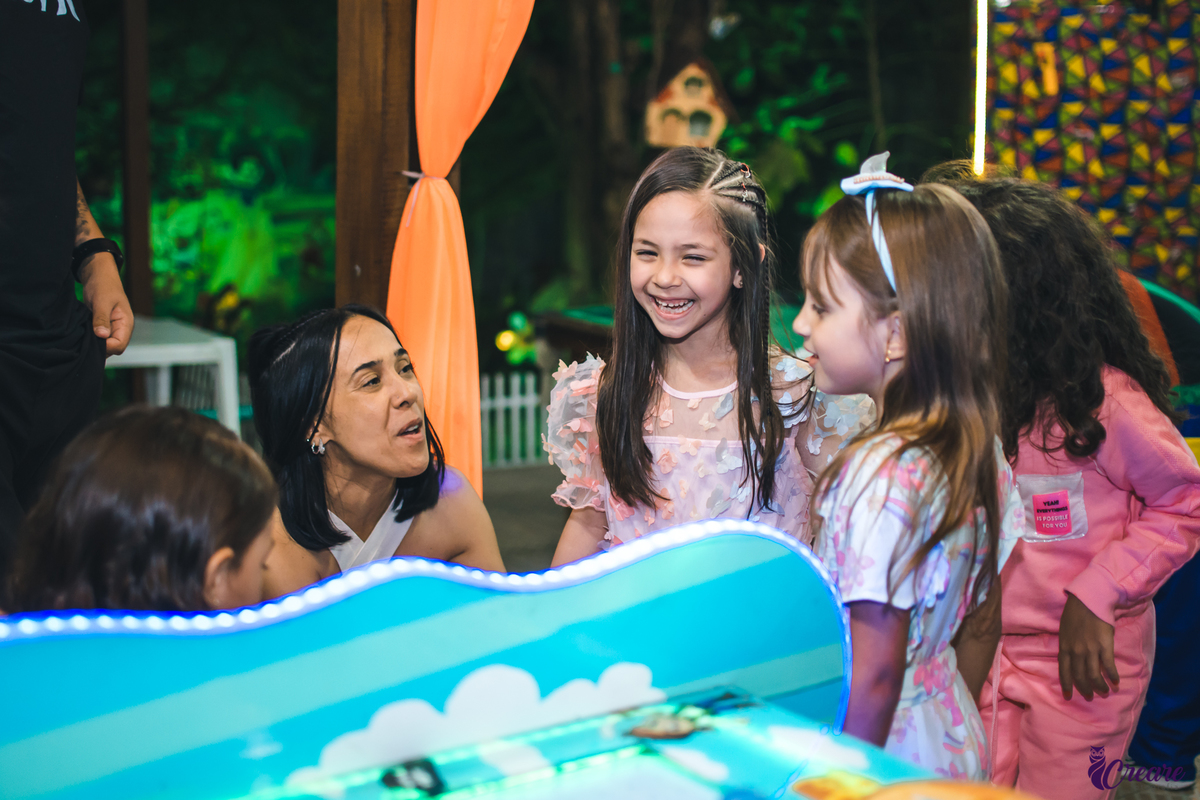 Aniversário infantil de 6 anos, com decoração Jardim Encantado, realizado no Buffet Espaço Band em Mauá, São Paulo.