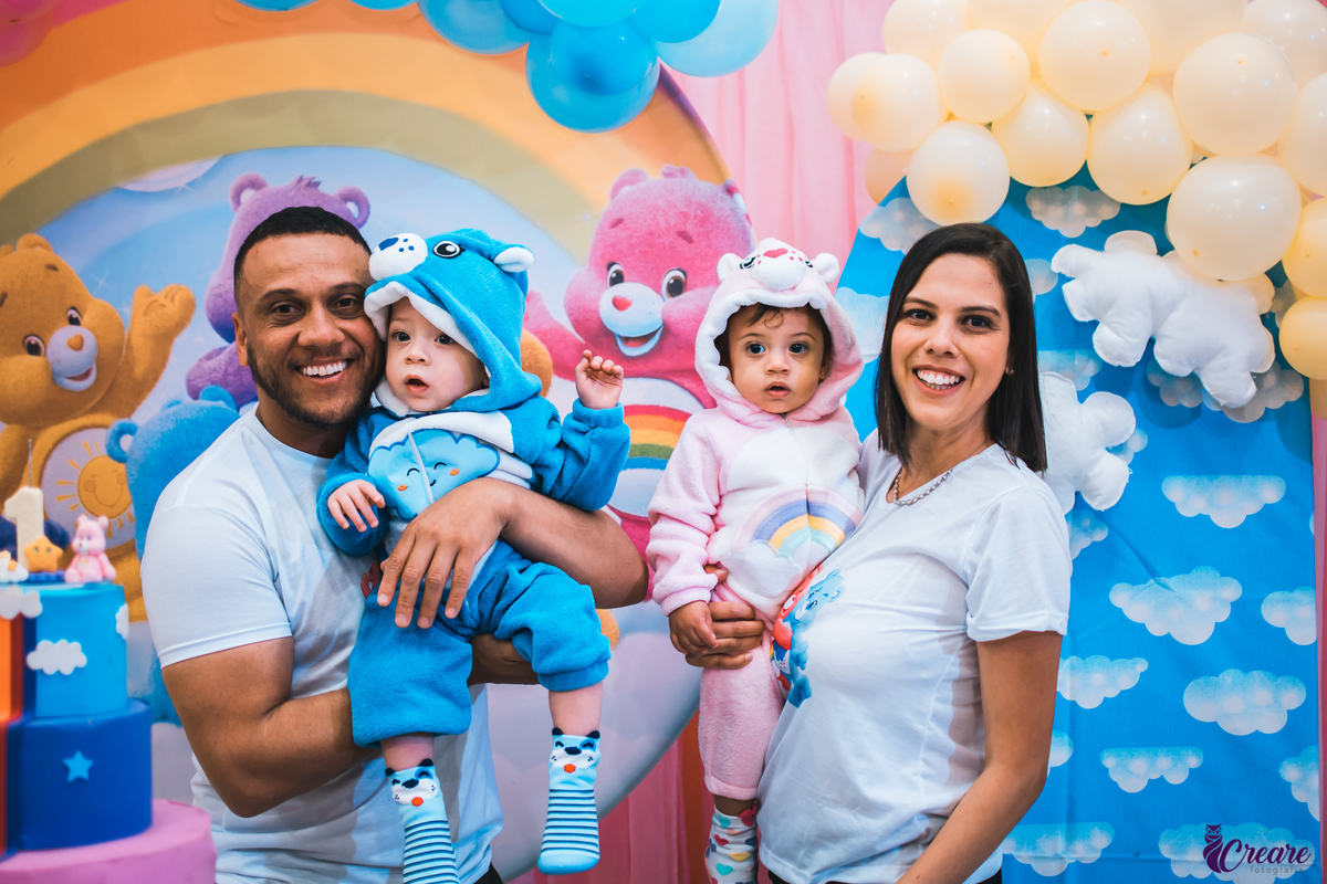 Aniversário Infantil de gêmeos, realizado no buffet é Pique localizado na cidade de Mauá, Abc Paulista. Decoração de Ursinhos Carinhosos.