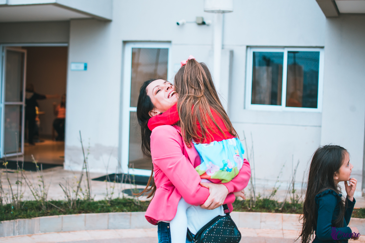 fotografia de aniversário infantil de menina, tema Peppa pig, realizado na cidade de Água Branca, próximo ao Alto do Ipiranga, São Paulo