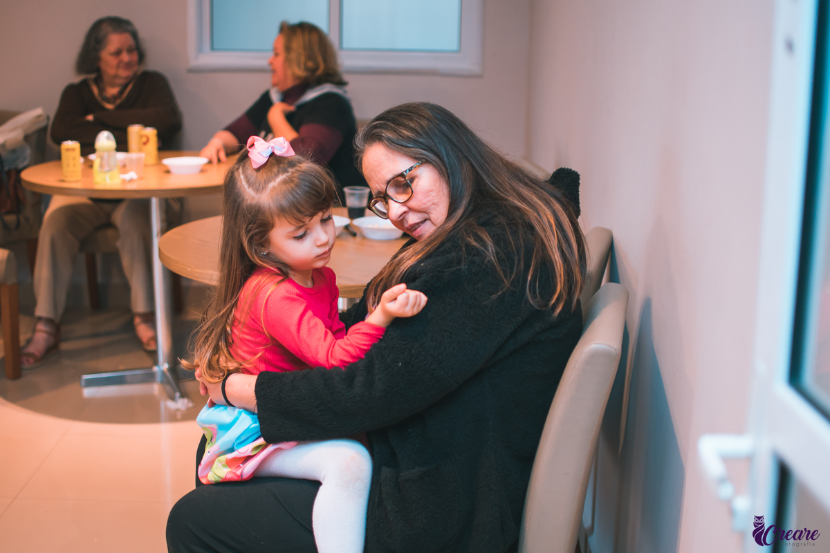 fotografia de aniversário infantil de menina, tema Peppa pig, realizado na cidade de Água Branca, próximo ao Alto do Ipiranga, São Paulo