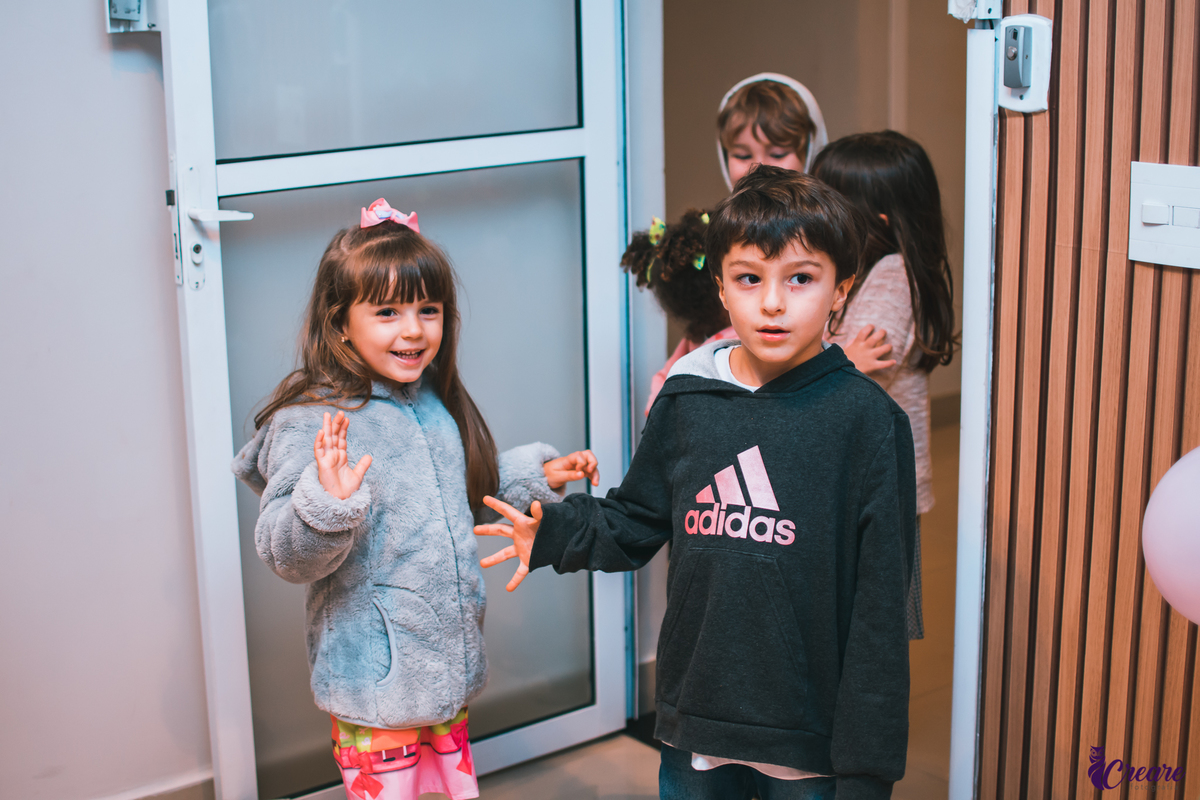 fotografia de aniversário infantil de menina, tema Peppa pig, realizado na cidade de Água Branca, próximo ao Alto do Ipiranga, São Paulo