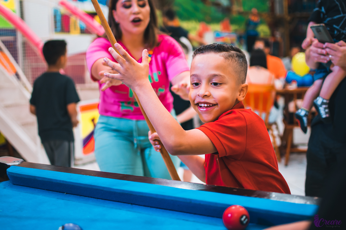 aniversario infantil realizado no buffet é pique localizado na cidade de Mauá - ABC Paulista. Decoração com tema fortnite. 