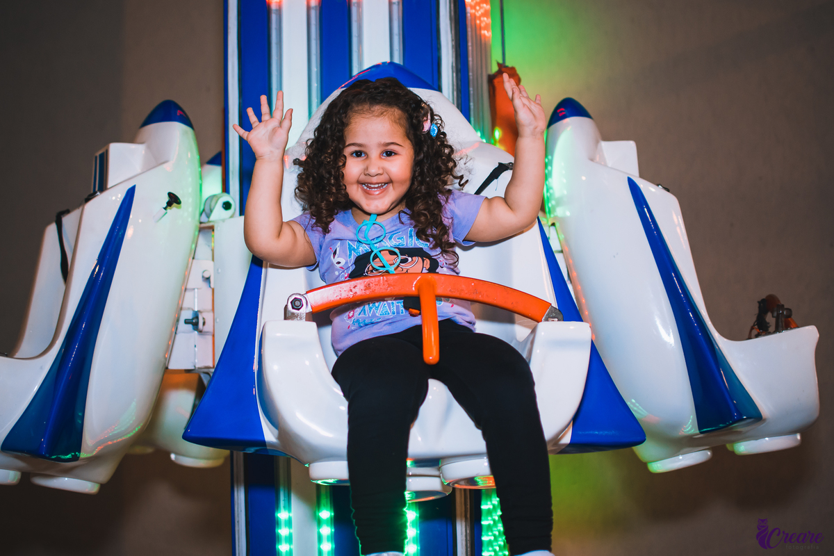 Aniversário infantil de menina, com tema do filme Encanto da Disney, realizado no kid recanto buffet, na cidade de Tucuruvi, São Paulo.