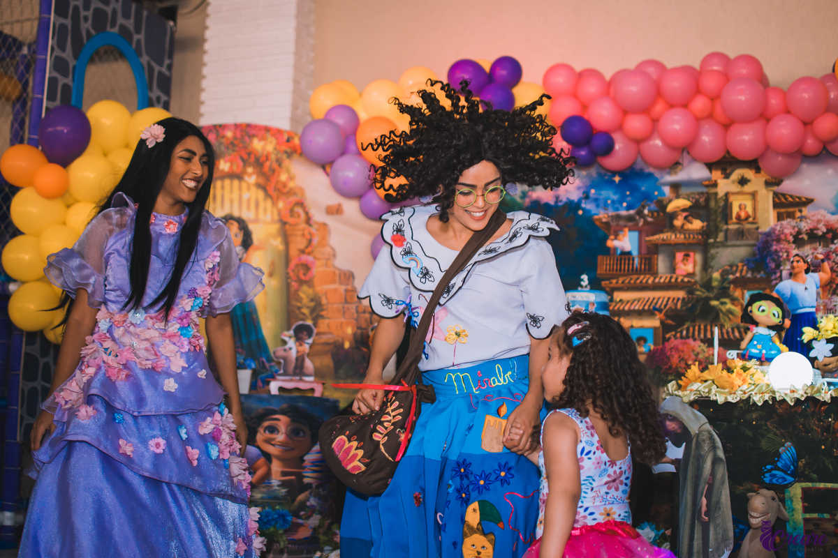 Aniversário infantil de menina, com tema do filme Encanto da Disney, realizado no kid recanto buffet, na cidade de Tucuruvi, São Paulo.