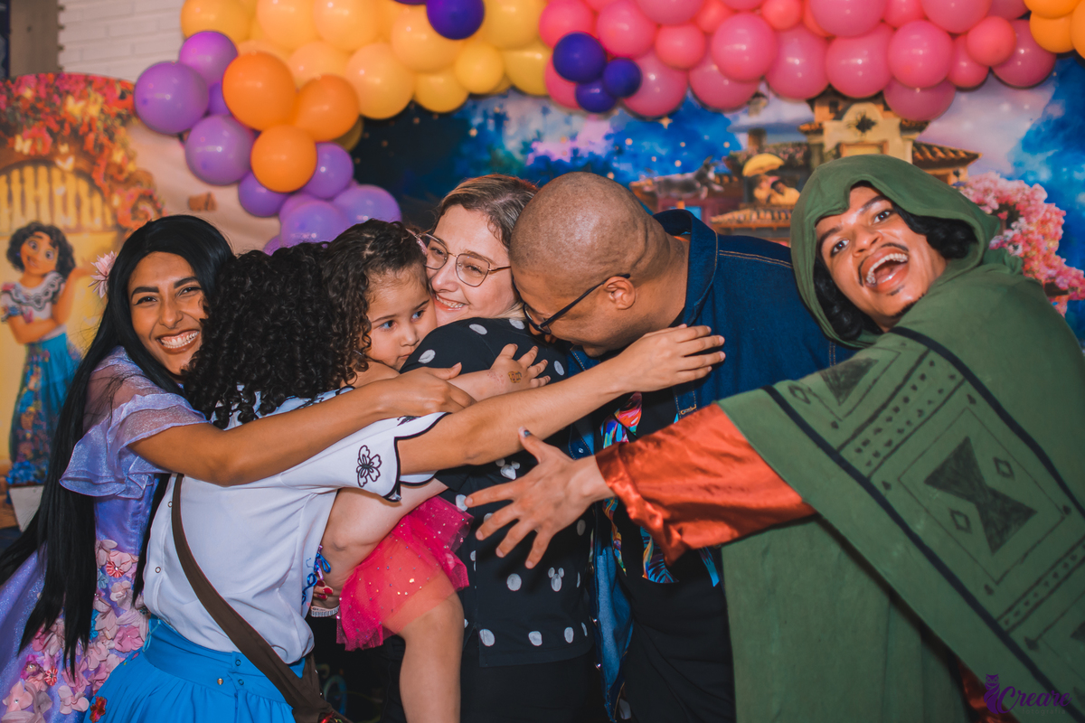 Aniversário infantil de menina, com tema do filme Encanto da Disney, realizado no kid recanto buffet, na cidade de Tucuruvi, São Paulo.