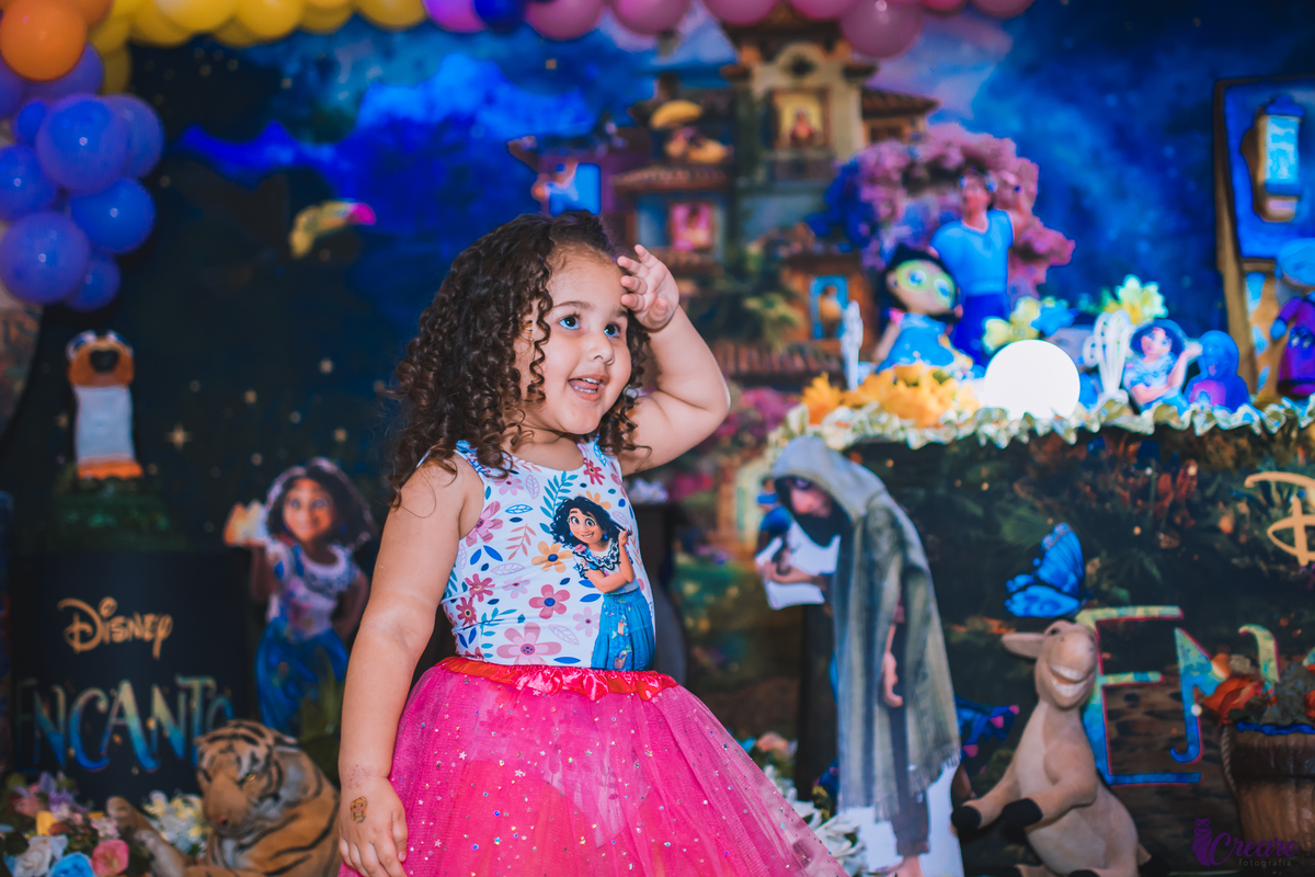 Aniversário infantil de menina, com tema do filme Encanto da Disney, realizado no kid recanto buffet, na cidade de Tucuruvi, São Paulo.