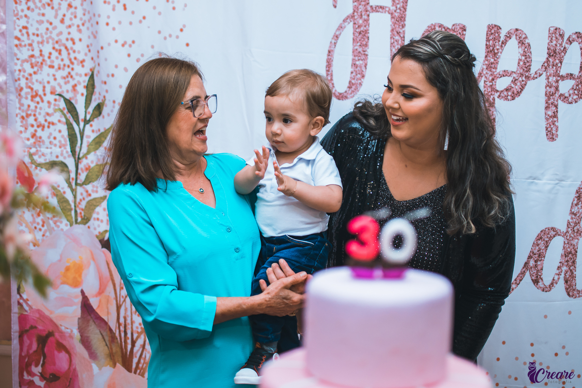 Fotografia de aniversário feminino de 30 anos, realizado na cidade de Sapopemba, São Paulo.