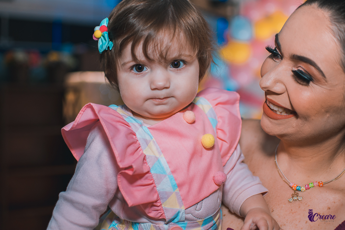 Fotografia de aniversário infantil, realizado no buffet Planeta Rizzo, localizado em Santo André, ABC Paulista. Tema da decoração Circo. 