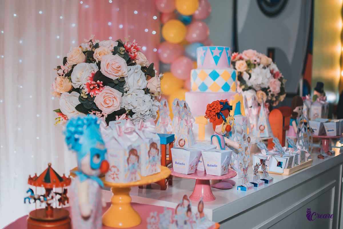 Fotografia de aniversário infantil, realizado no buffet Planeta Rizzo, localizado em Santo André, ABC Paulista. Tema da decoração Circo. 