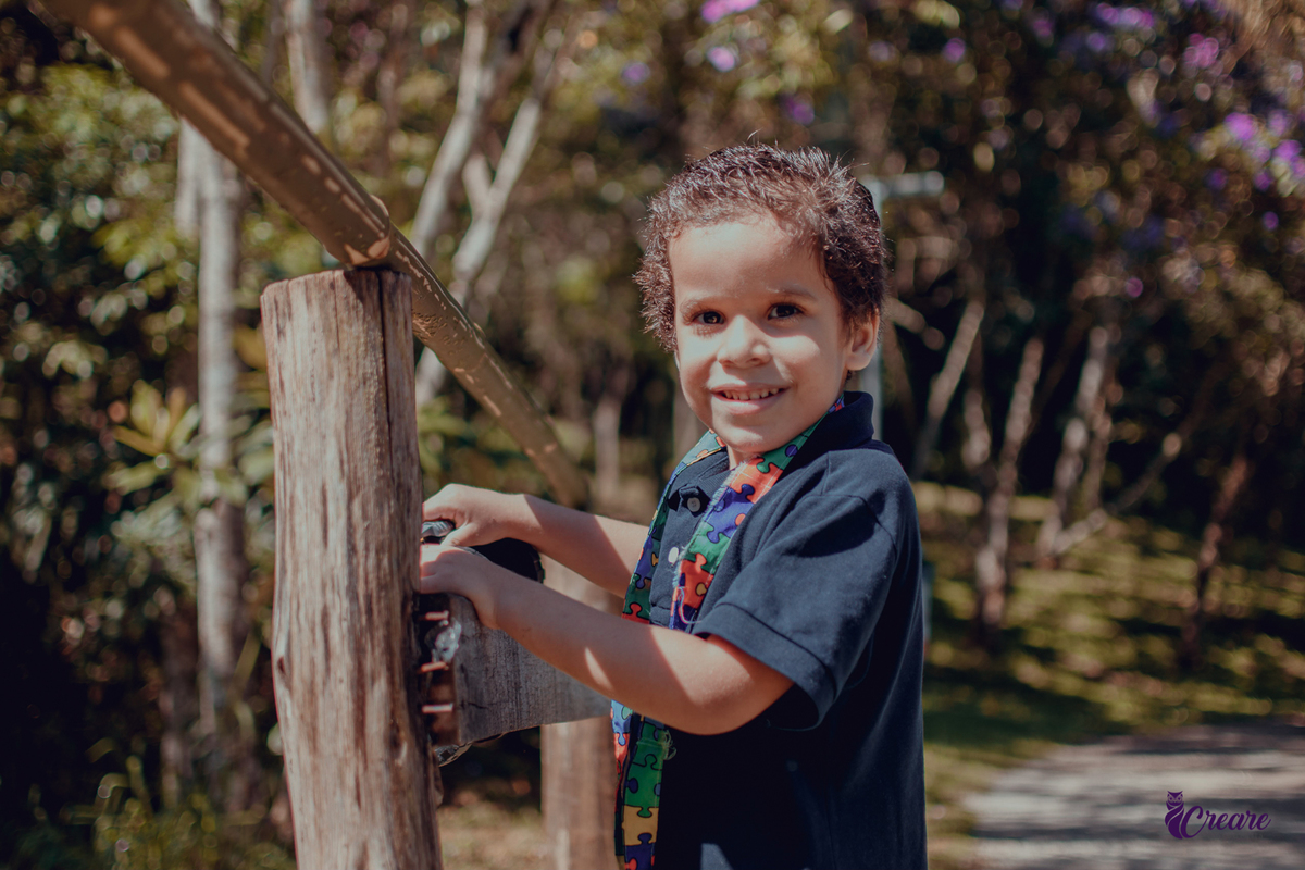 Ensaio infantil com criança com TEA, realizado para um projeto social em Mauá, fotógrafo Mauá, fotógrafo Santo André, fotógrafo Ribeirão Pires, fotógrafo SBC, fotógrafo SCS, ensaio fotográfico. Gruta Santa Luzia.