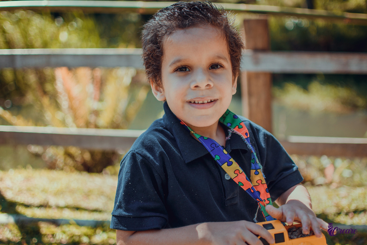 Ensaio infantil com criança com TEA, realizado para um projeto social em Mauá, fotógrafo Mauá, fotógrafo Santo André, fotógrafo Ribeirão Pires, fotógrafo SBC, fotógrafo SCS, ensaio fotográfico. Gruta Santa Luzia.