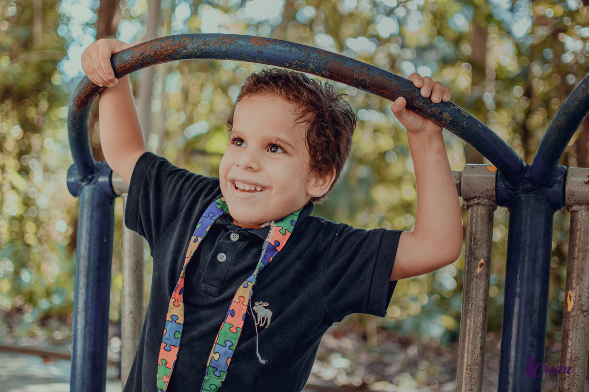 Ensaio infantil com criança com TEA, realizado para um projeto social em Mauá, fotógrafo Mauá, fotógrafo Santo André, fotógrafo Ribeirão Pires, fotógrafo SBC, fotógrafo SCS, ensaio fotográfico. Gruta Santa Luzia.
