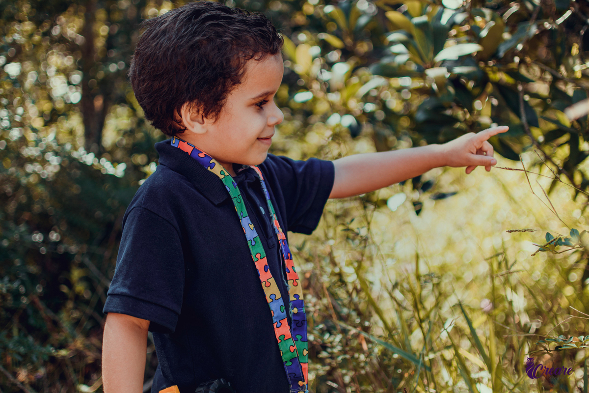 Ensaio infantil com criança com TEA, realizado para um projeto social em Mauá, fotógrafo Mauá, fotógrafo Santo André, fotógrafo Ribeirão Pires, fotógrafo SBC, fotógrafo SCS, ensaio fotográfico. Gruta Santa Luzia.