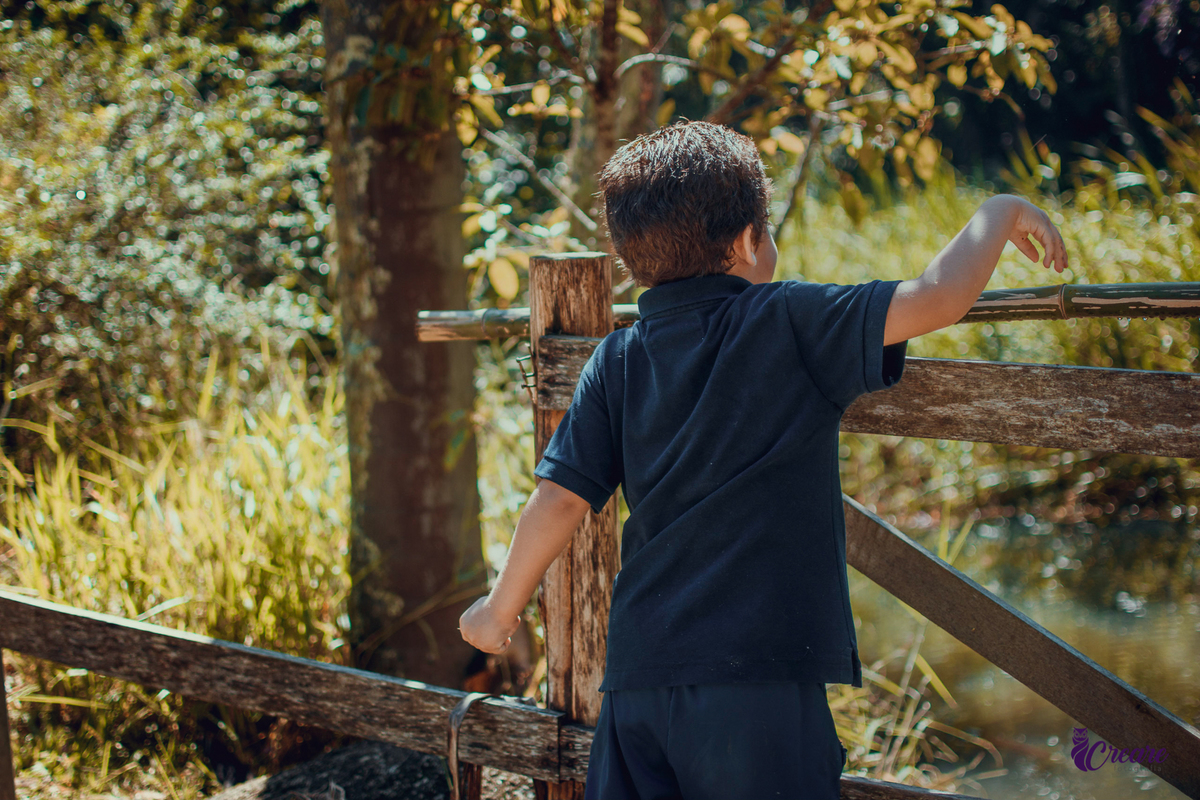 Ensaio infantil com criança com TEA, realizado para um projeto social em Mauá, fotógrafo Mauá, fotógrafo Santo André, fotógrafo Ribeirão Pires, fotógrafo SBC, fotógrafo SCS, ensaio fotográfico. Gruta Santa Luzia.