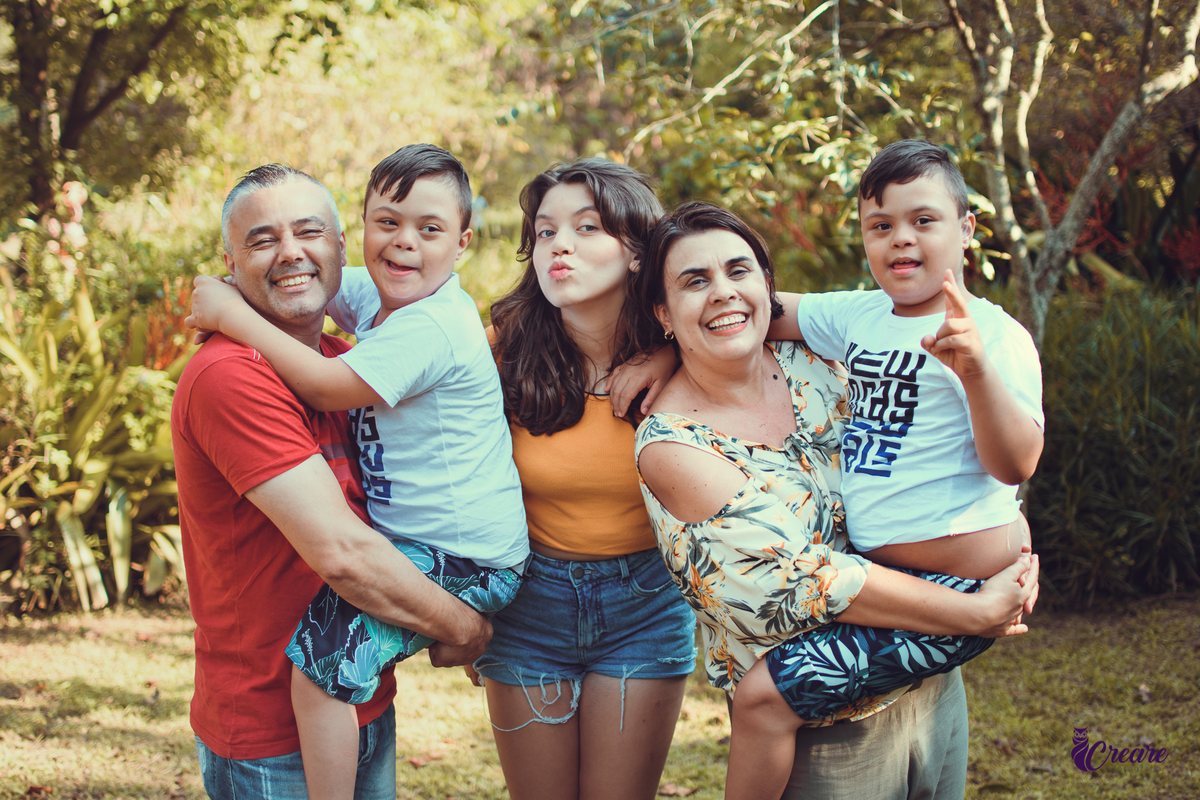 Ensaio infantil no parque central, criança com sindrome de down, ensaio de gêmeos, PCD, fotógrafo de crianças, ensaio família. Fotografo de crianças com deficiência. Fotógrafo Santo André, fotógrafo ABC Paulista.