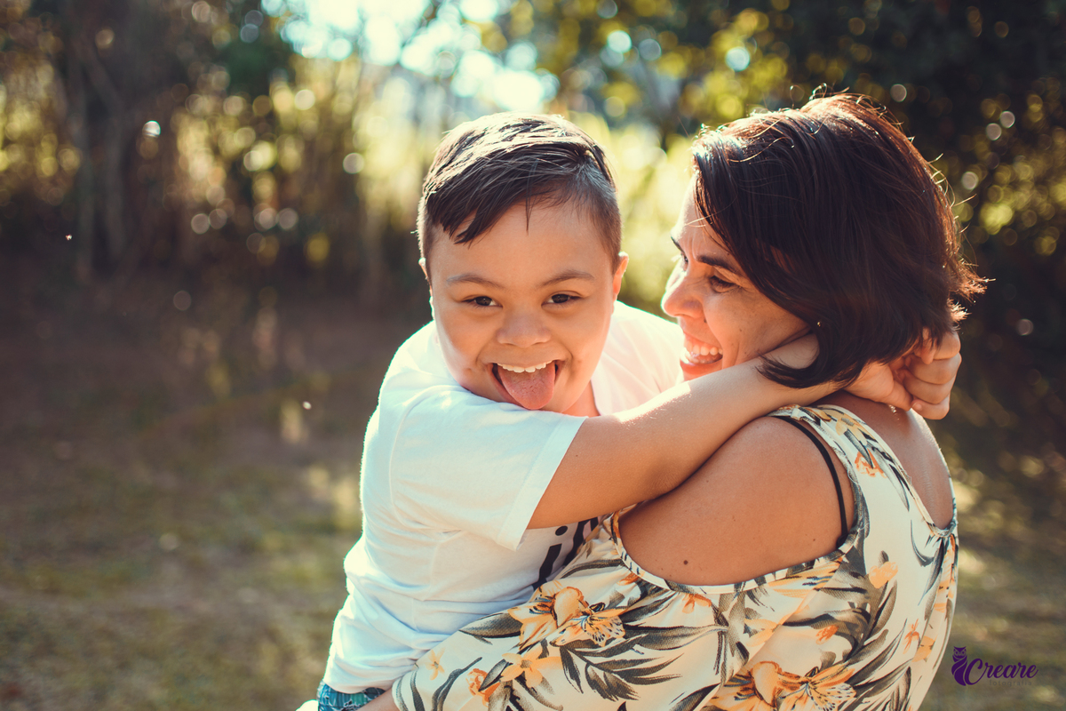 Ensaio infantil no parque central, criança com sindrome de down, ensaio de gêmeos, PCD, fotógrafo de crianças, ensaio família. Fotografo de crianças com deficiência. Fotógrafo Santo André, fotógrafo ABC Paulista.