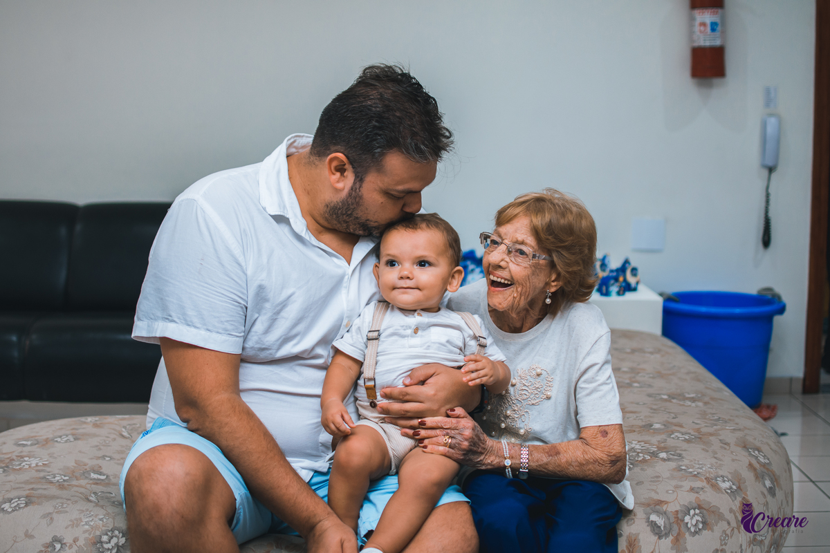 aniversário infantil de um ano, com decoração de espaço, astronauta. Fotógrafo Santo André. 