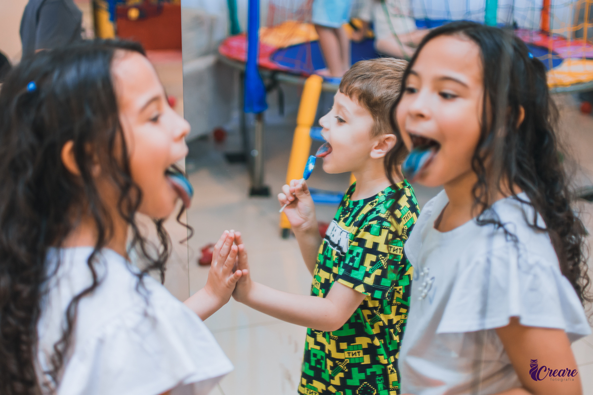 Aniversário infantil, fotografia de aniverseario com decoração de minecraft. Buffet infantil em Santo André. Festa infantil.