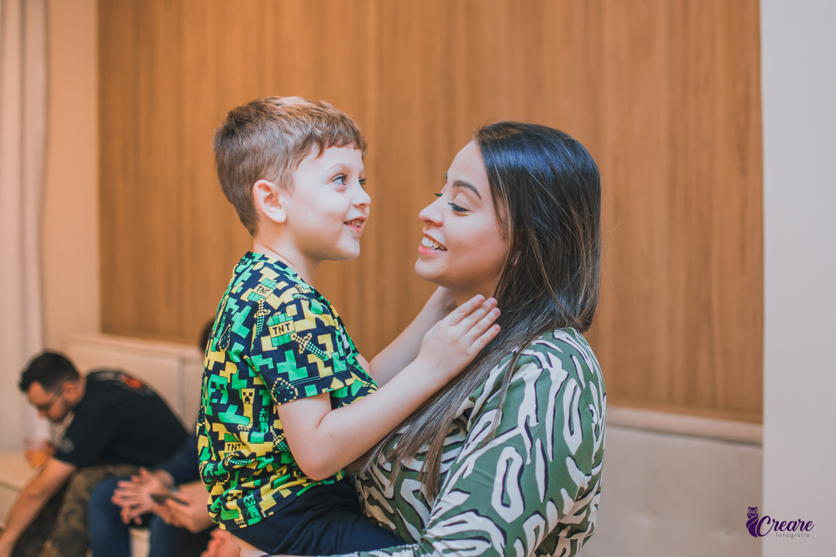 Aniversário infantil, fotografia de aniverseario com decoração de minecraft. Buffet infantil em Santo André. Festa infantil.