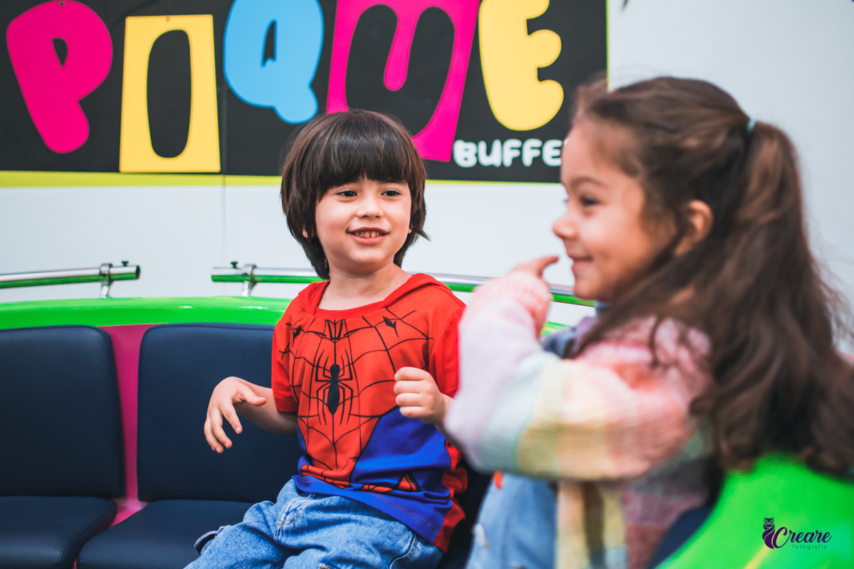 Fotografia de aniversário infantil, tema super heróis. É Pique Buffet, fotógrafo Mauá. Festa Infantil. 