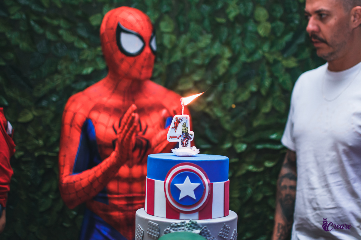 Fotografia de aniversário infantil, tema super heróis. É Pique Buffet, fotógrafo Mauá. Festa Infantil. 