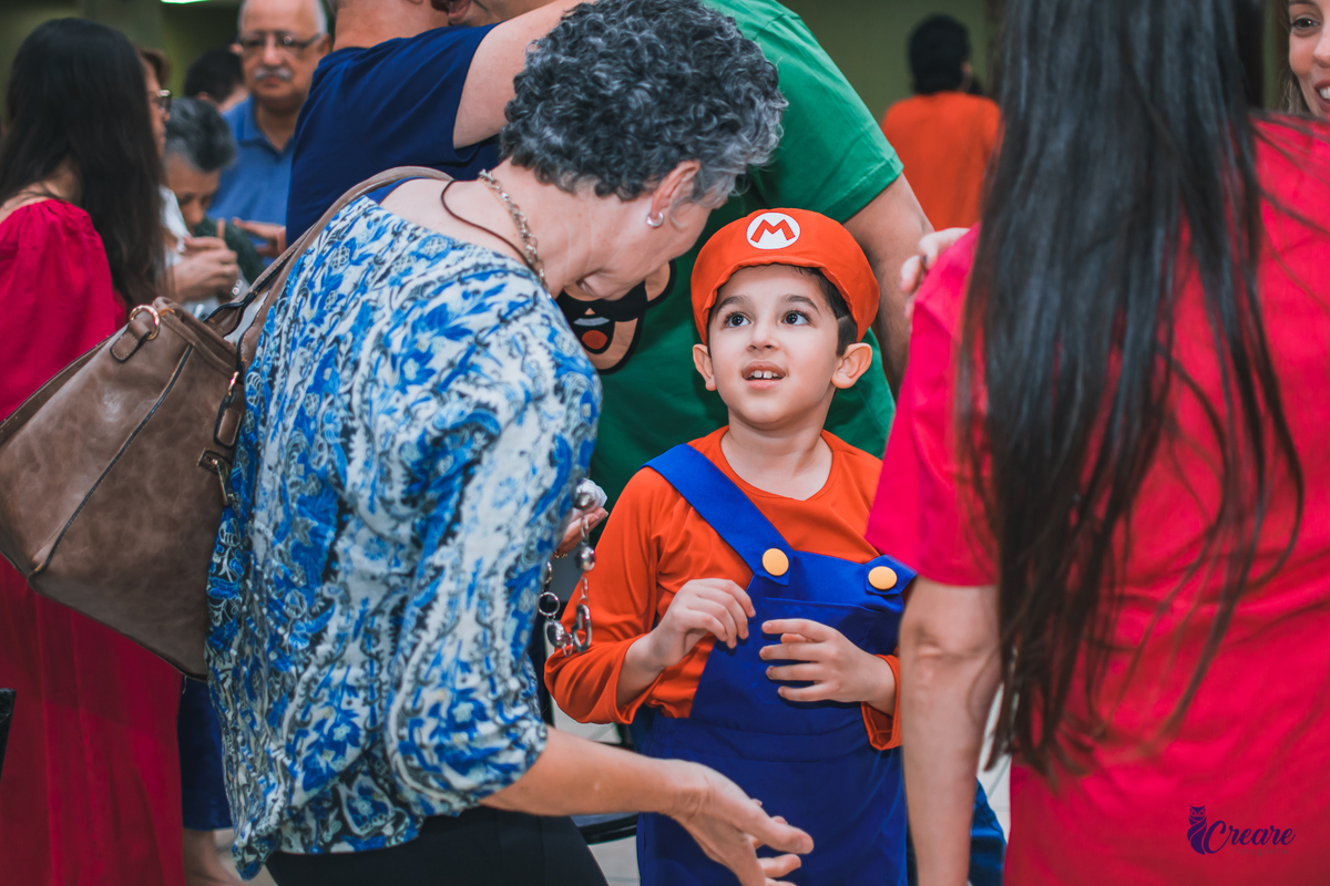 Fotografia de aniversário infantil com o tema Super Mario Bros, aniversário realizado no Villa Safari Buffet. Fotógrafo em Santo André.
