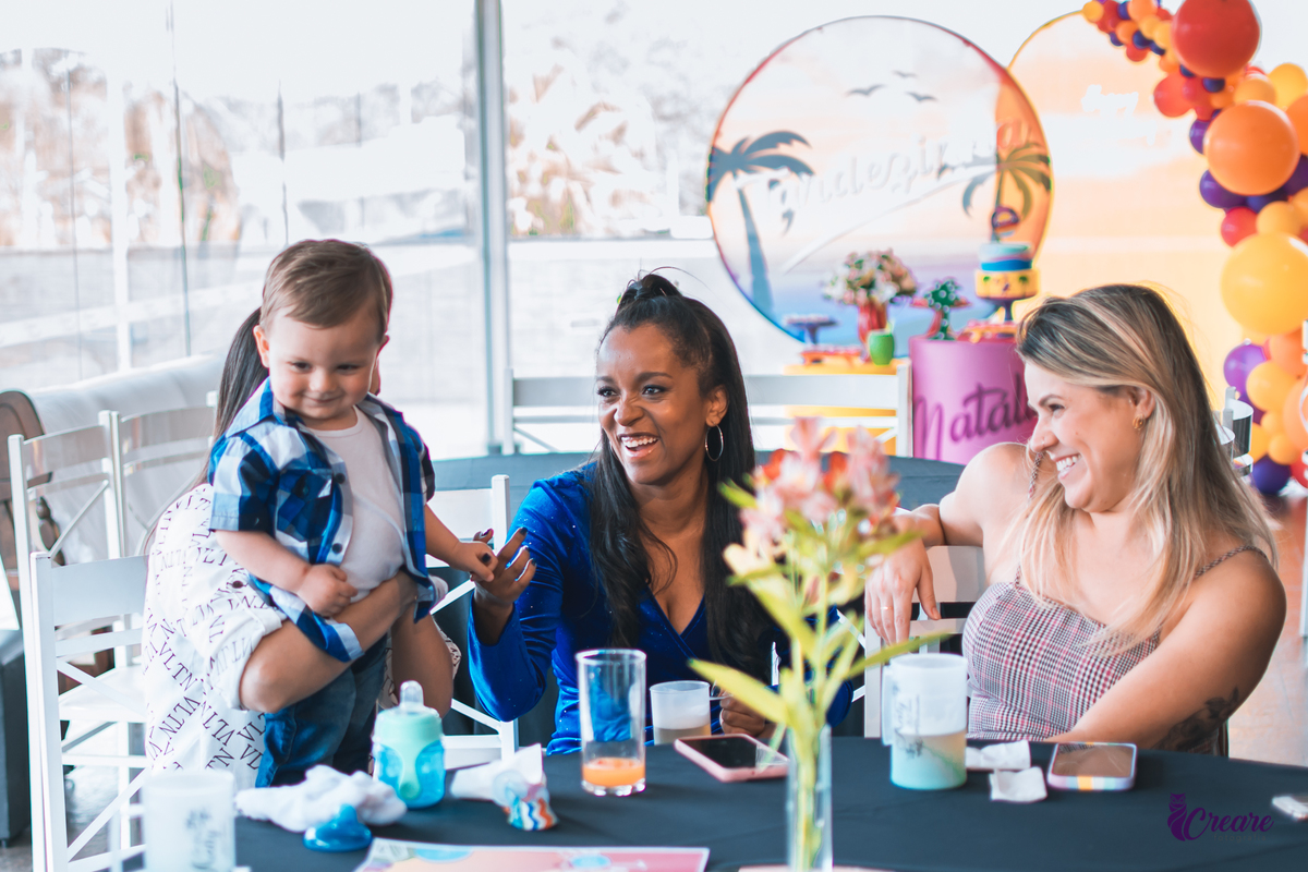 Fotografia de aniversário feminino, realizado no Terraço Cimal, localizado na casa verde. Festa com grupo de pagode Nossa Amizade.