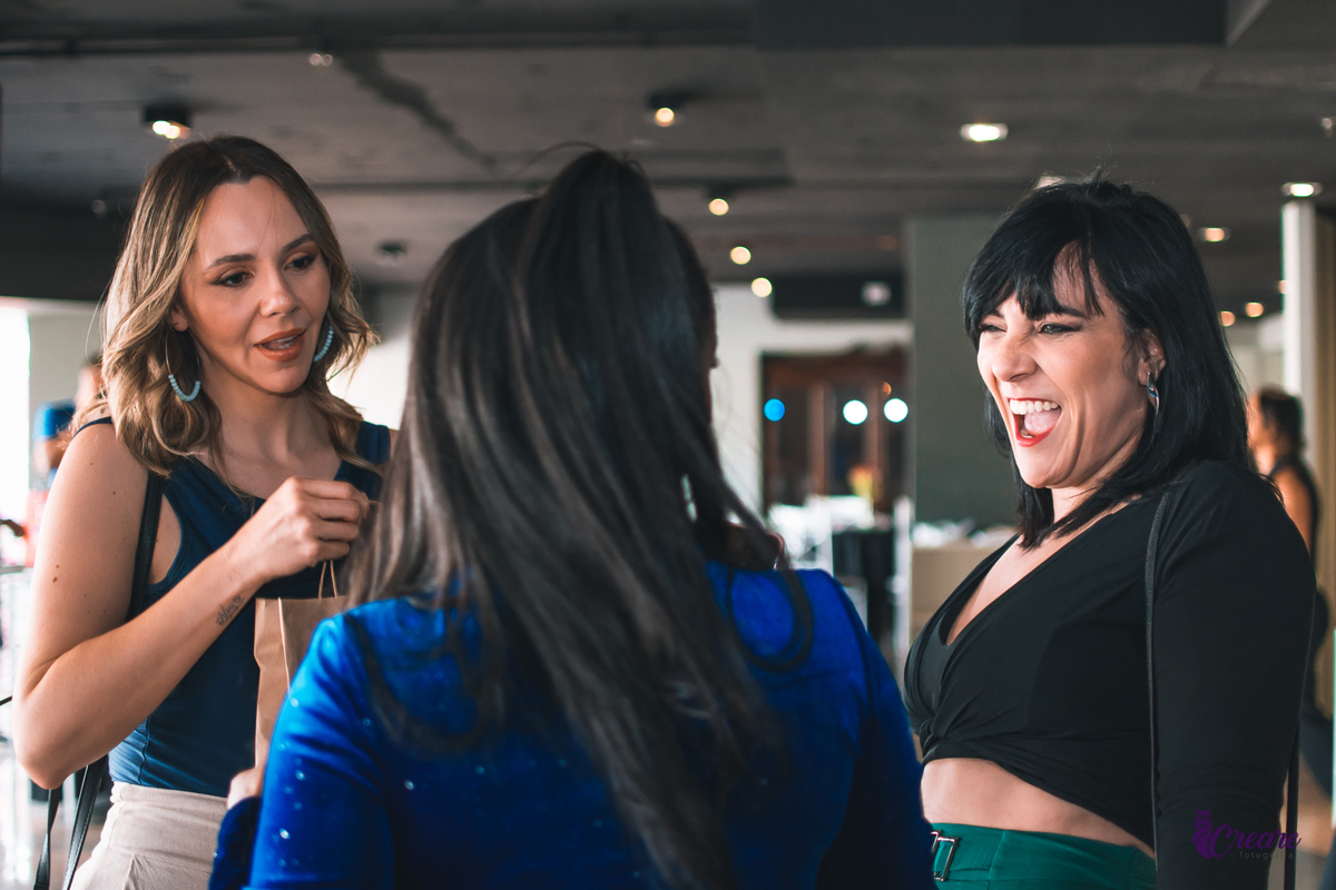 Fotografia de aniversário feminino, realizado no Terraço Cimal, localizado na casa verde. Festa com grupo de pagode Nossa Amizade.