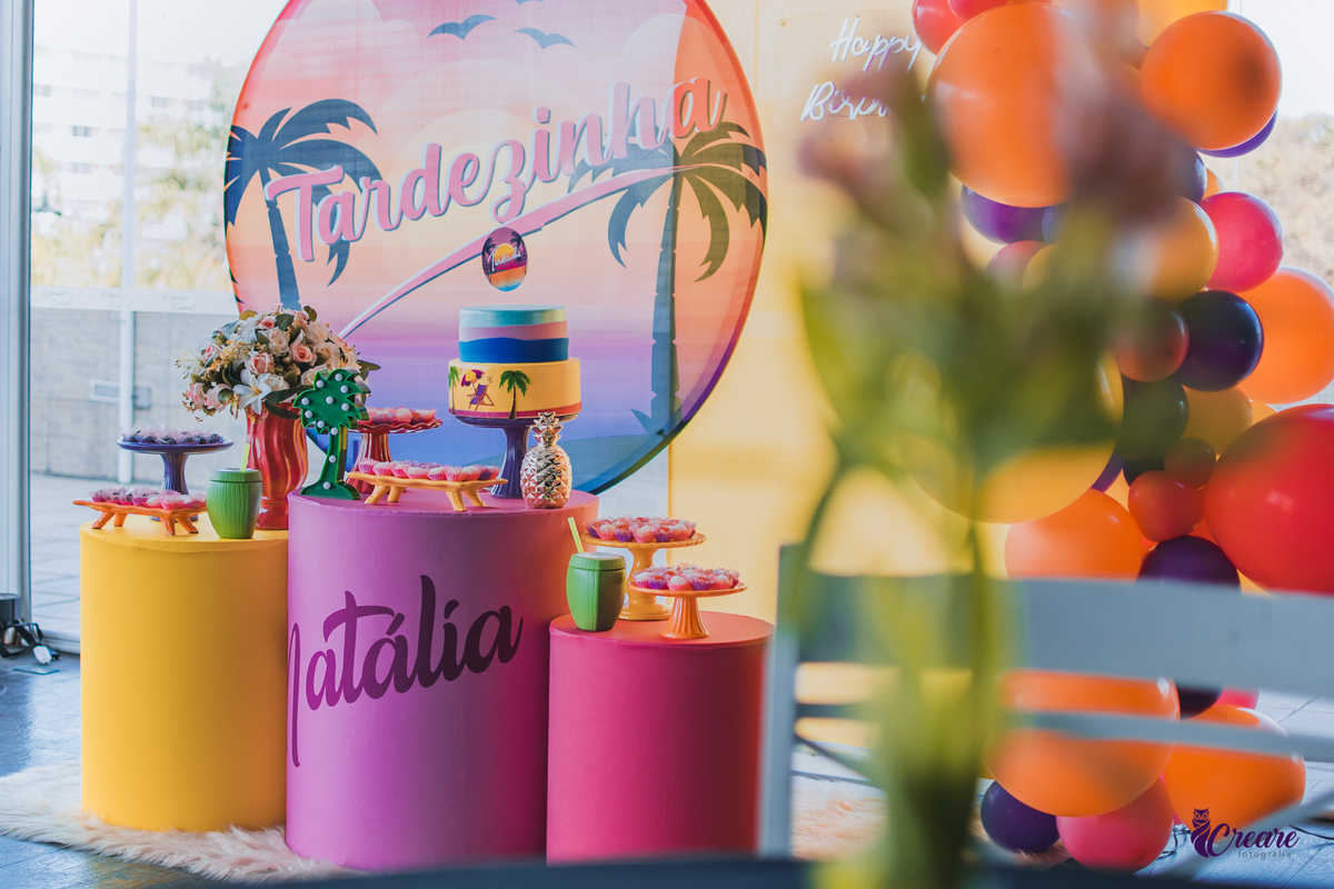 Fotografia de aniversário feminino, realizado no Terraço Cimal, localizado na casa verde. Festa com grupo de pagode Nossa Amizade.