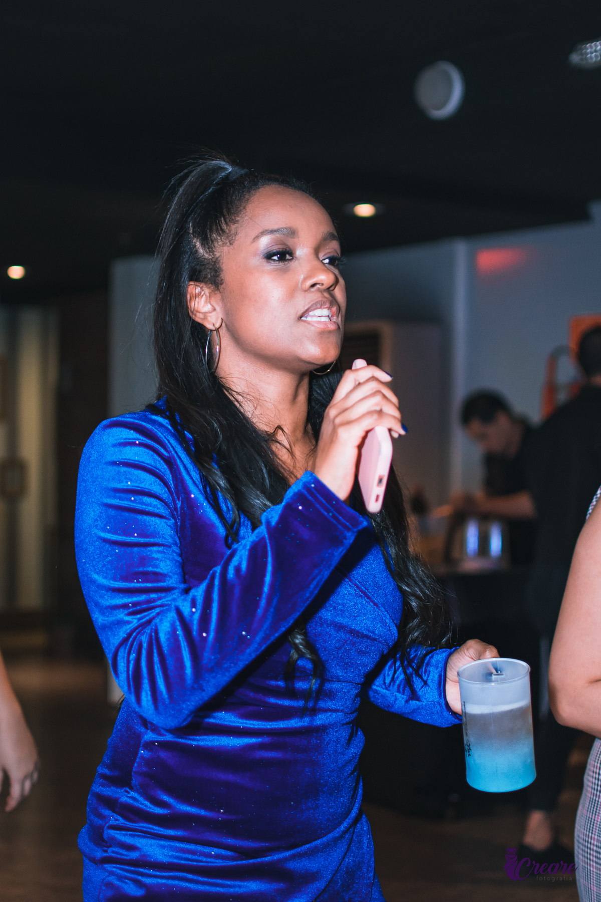 Fotografia de aniversário feminino, realizado no Terraço Cimal, localizado na casa verde. Festa com grupo de pagode Nossa Amizade.