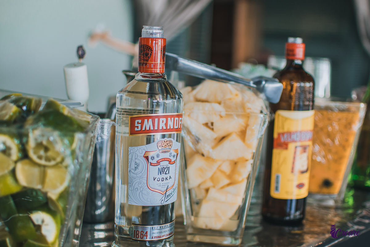 Fotografia de aniversário feminino, realizado no Terraço Cimal, localizado na casa verde. Festa com grupo de pagode Nossa Amizade.