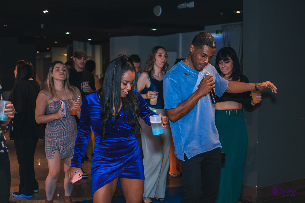 Fotografia de aniversário feminino, realizado no Terraço Cimal, localizado na casa verde. Festa com grupo de pagode Nossa Amizade.