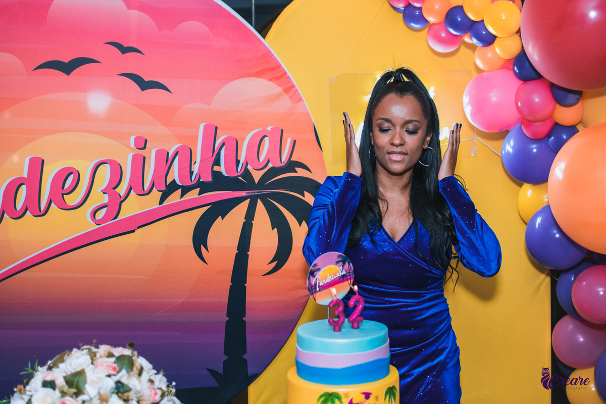Fotografia de aniversário feminino, realizado no Terraço Cimal, localizado na casa verde. Festa com grupo de pagode Nossa Amizade.