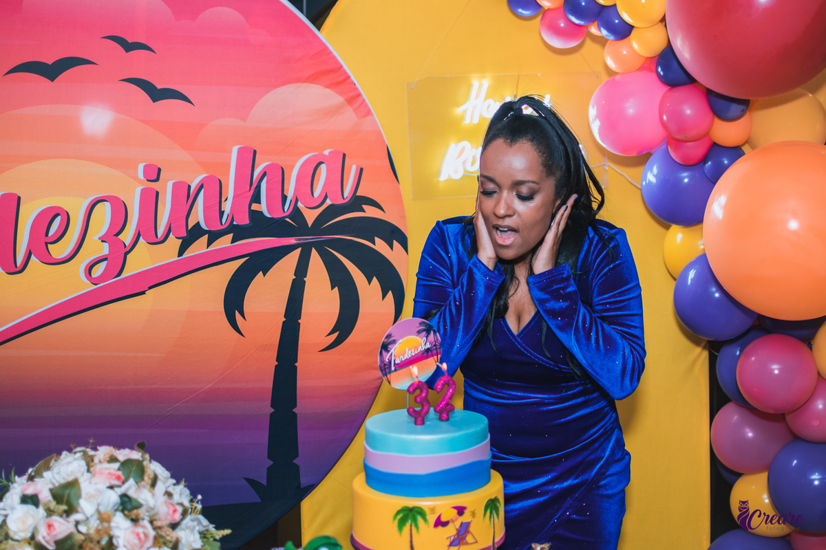 Fotografia de aniversário feminino, realizado no Terraço Cimal, localizado na casa verde. Festa com grupo de pagode Nossa Amizade.