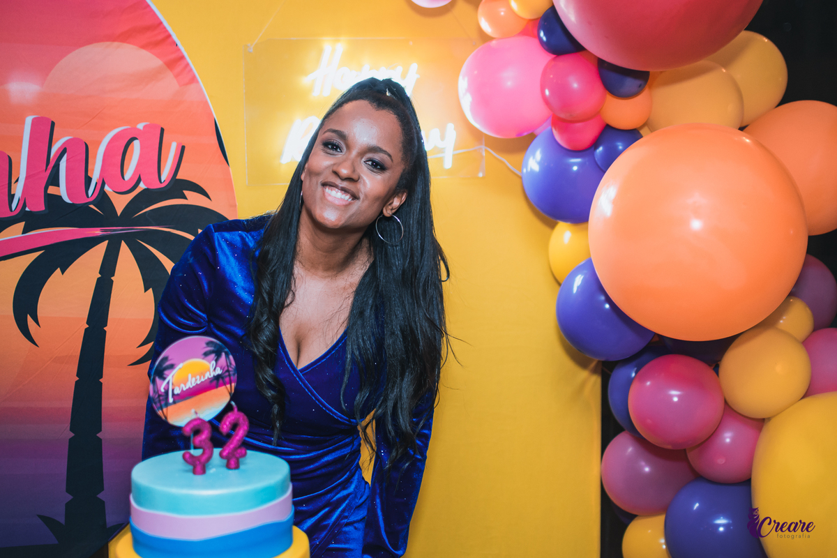 Fotografia de aniversário feminino, realizado no Terraço Cimal, localizado na casa verde. Festa com grupo de pagode Nossa Amizade.