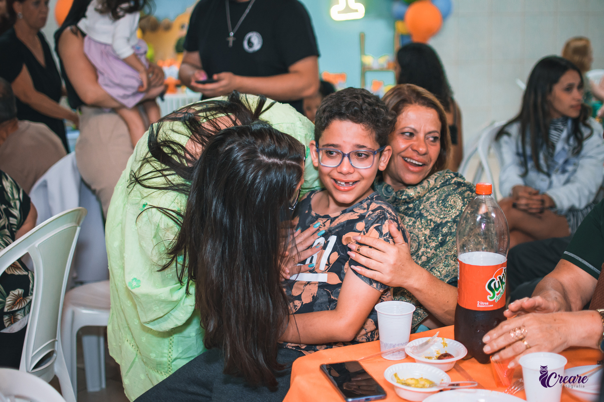 Aniversário infantil com tema dinossauro baby, festa de um ano em buffet infantil, fotógrafo Mauá.