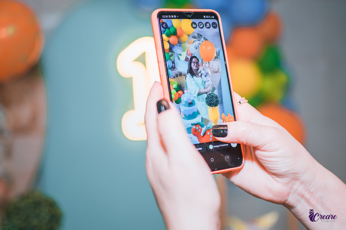 Aniversário infantil com tema dinossauro baby, festa de um ano em buffet infantil, fotógrafo Mauá.