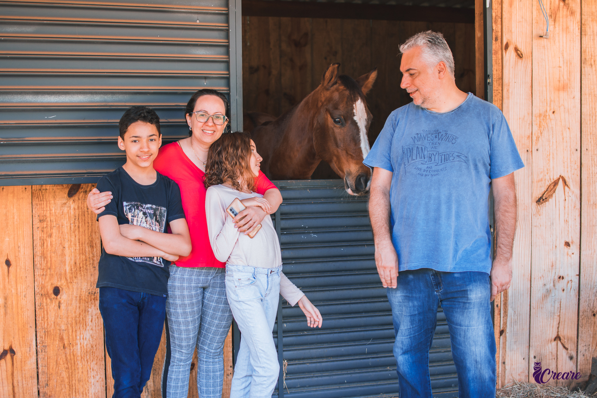 ensaio realizado na equoterapia voo de liberdade, em São Bernardo do Campo, durante uma sessão de terapia. Fotografias feitas para o projeto populus lucis, que trabalha com crianças atípicas.