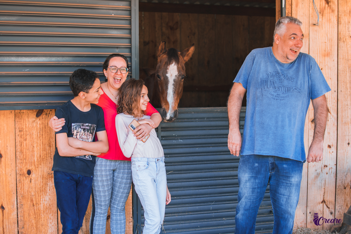 ensaio realizado na equoterapia voo de liberdade, em São Bernardo do Campo, durante uma sessão de terapia. Fotografias feitas para o projeto populus lucis, que trabalha com crianças atípicas.